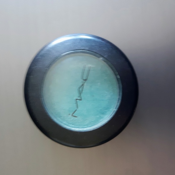 MAC Eyeshadow - Picture 2 of 2